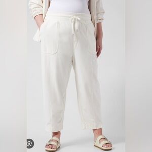 Athleta Farallon Weekender Jogger Cropped Ankle High Rise Pant White/Cream/Ivory